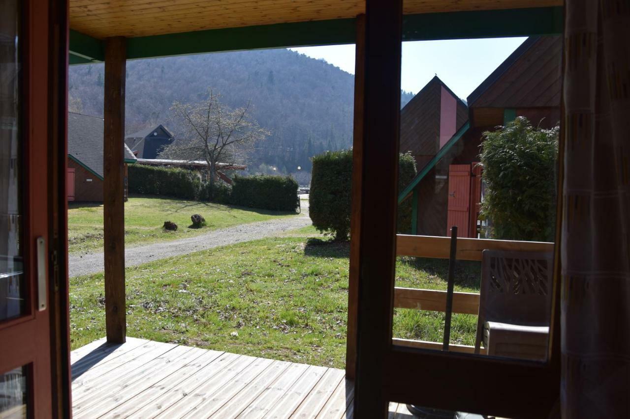 Camping Domaine Du Lac Chambon ミュロル エクステリア 写真